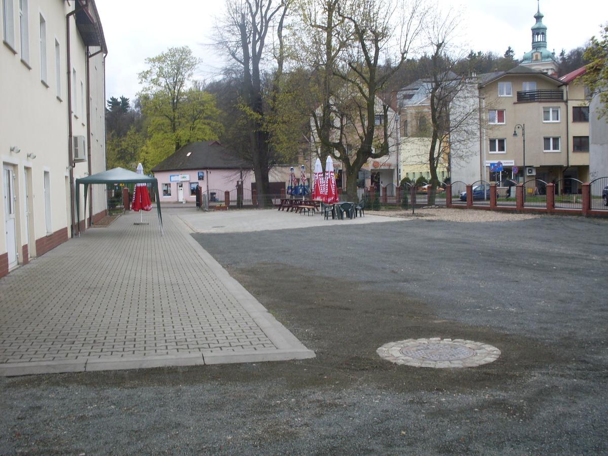Hotel Krokus Kamienna Gora Exterior foto