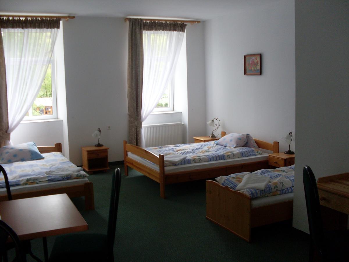 Hotel Krokus Kamienna Gora Exterior foto